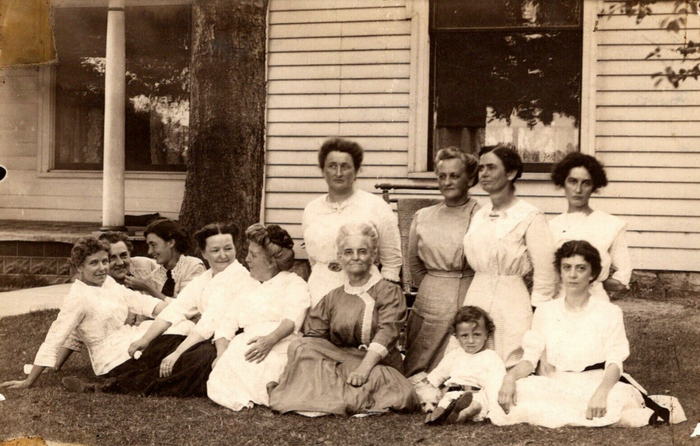 Burlington - Old Postcards And Photos - Ladies Aid Society (newer photo)